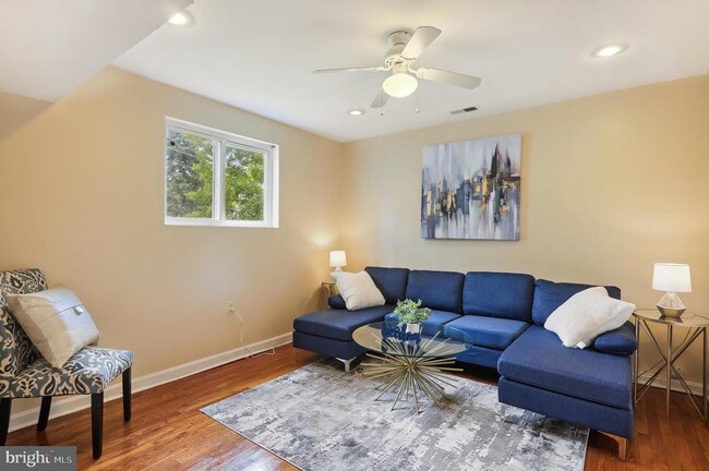 Building Photo - 517 Carmody Hills Dr