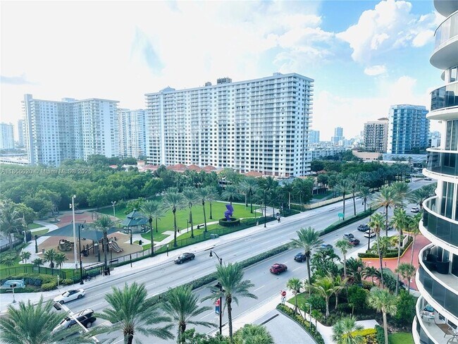 Building Photo - 17201 Collins Ave