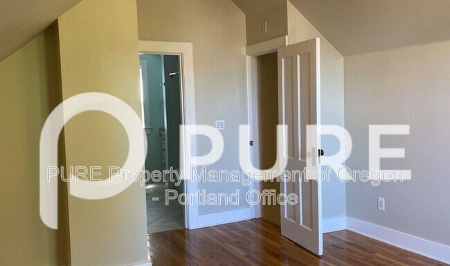 Building Photo - 22 S Meade St