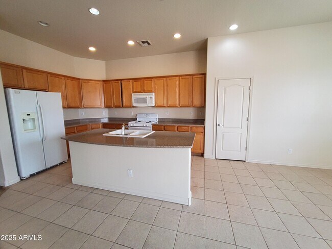 Building Photo - 17668 W Verdin Rd