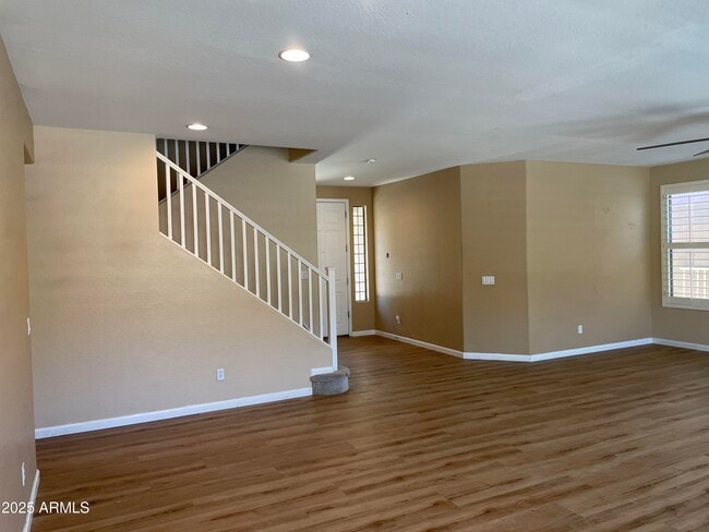 Building Photo - 16054 W Shangri La Rd