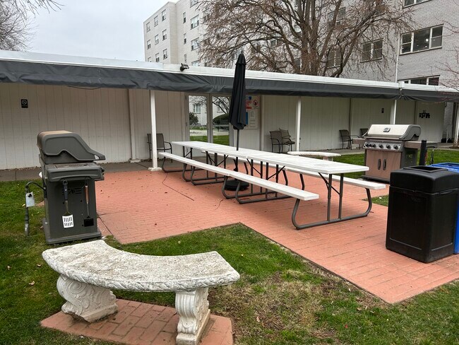 Community grill area - 893 Farmington Ave