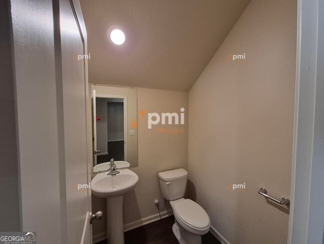 Building Photo - 533 Moline Wy