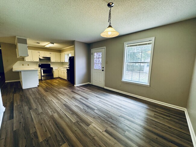 Building Photo - 26 Alexis Dr
