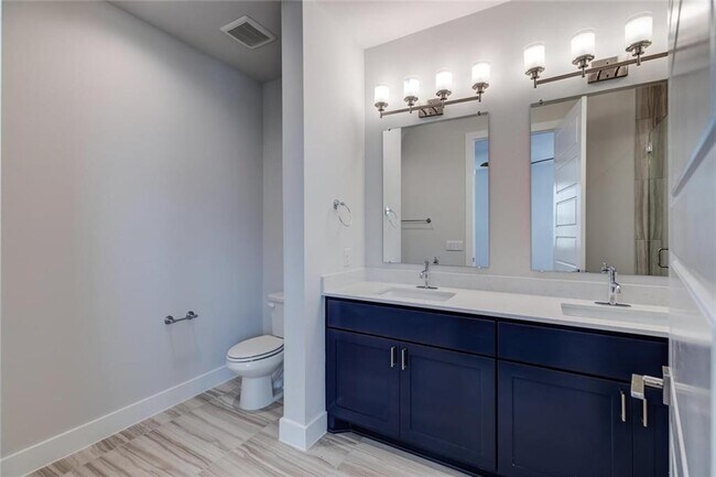 Building Photo - 4600 Freedom Dr