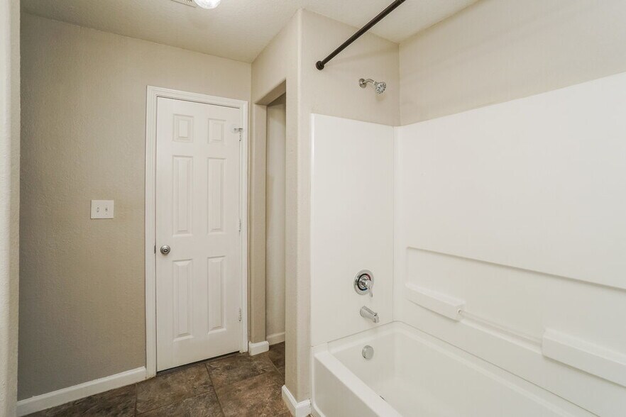 Building Photo - 5726 Sandy Canyon