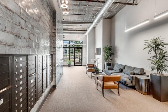 Building Photo - 112 Rogers St NE