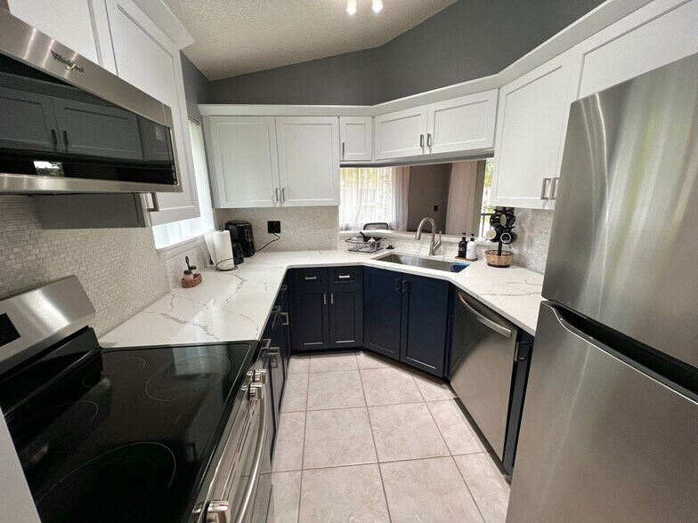 Building Photo - 6540 Chasewood Dr