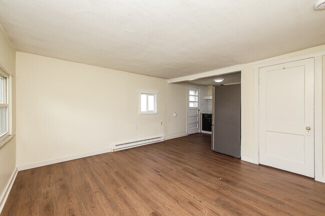 Building Photo - 148 Burgess Ave