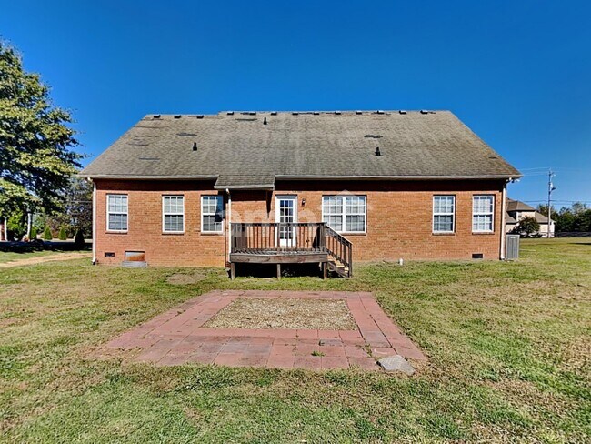 Building Photo - 636 Osborne Ln