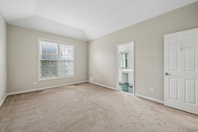 Building Photo - 5 Middlesex Ct