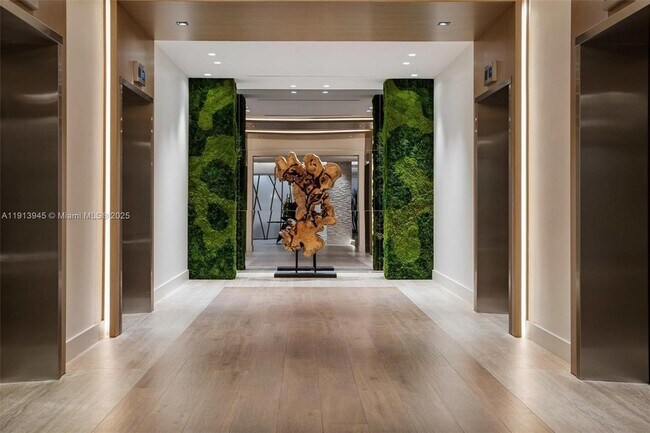 Building Photo - 2301 Collins Ave