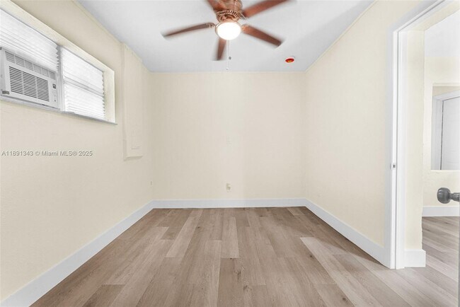 Building Photo - 511 NW 44th St