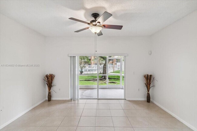 Building Photo - 6952 SW 39th St