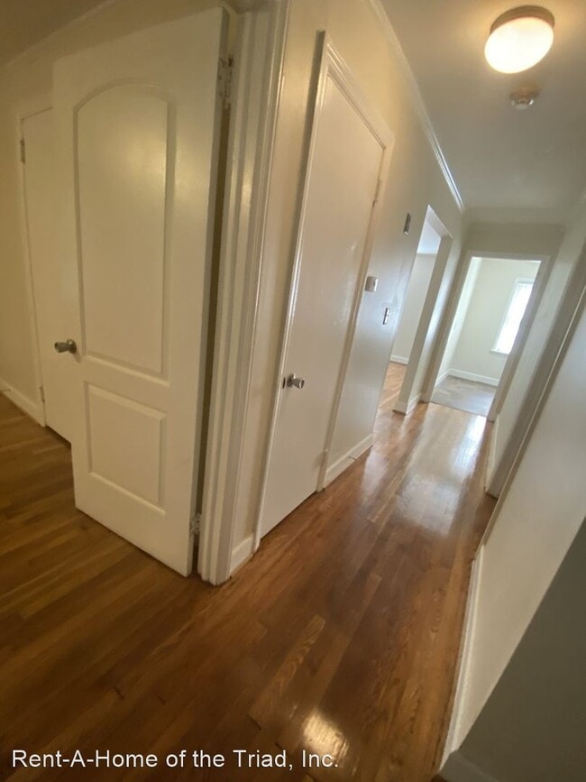 Building Photo - 3 br, 1 bath House - 2111 Maywood Street