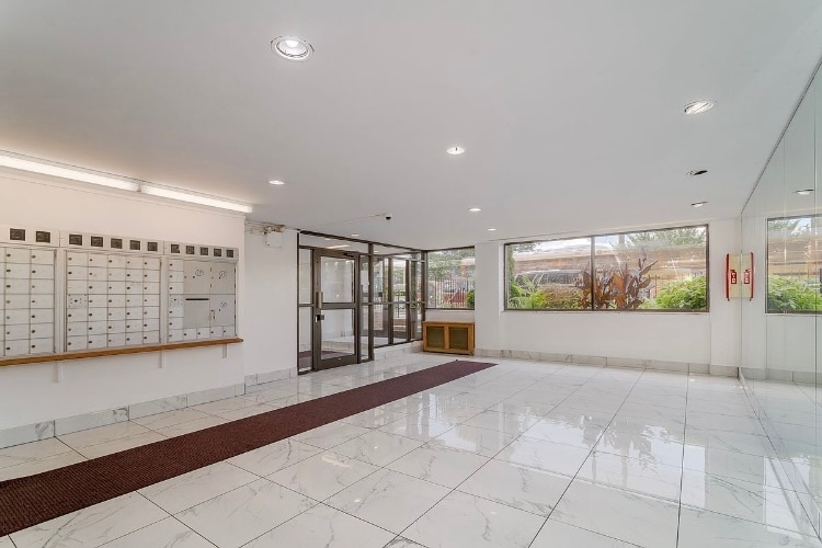 Building Photo - 3065 Sedgwick Ave