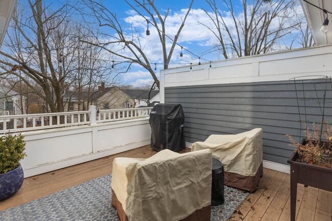 Building Photo - 1 Franklin St