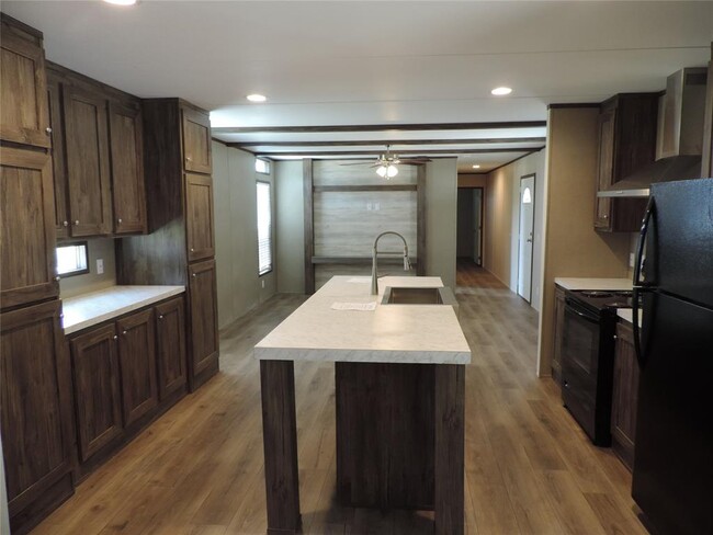 Building Photo - 1668 Fm 2518 Cleveland Tx-