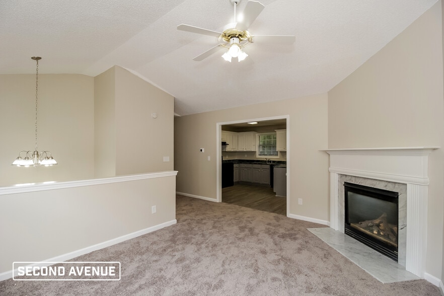 Building Photo - 5736 Broadleaf Way