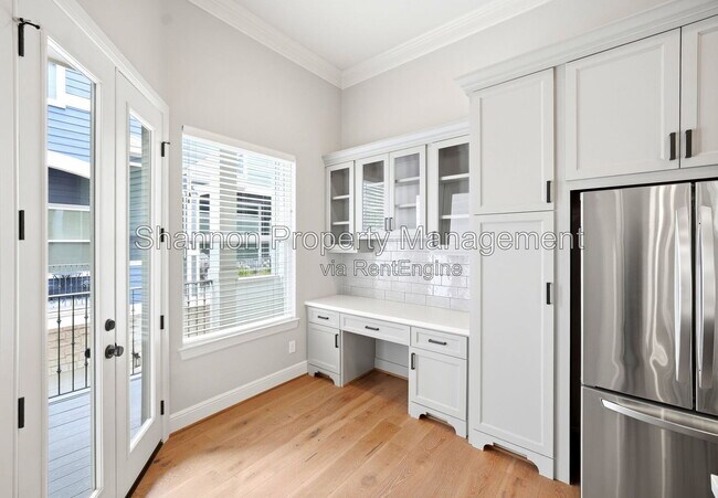 Building Photo - 1204 W 16th St