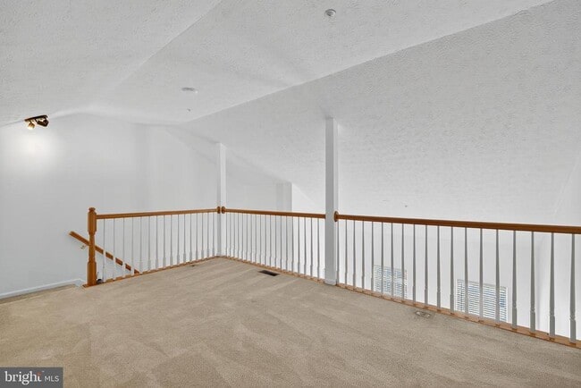 Building Photo - 1710 Carriage Lamp Ct