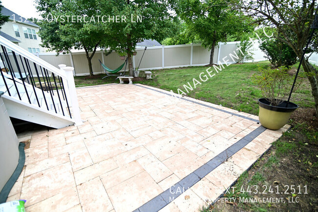 Building Photo - Immaculate 5 Bedroom SFH W/ Private Deck &...