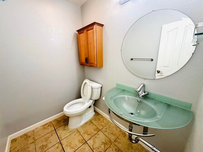 Building Photo - 122 Lynx Ct