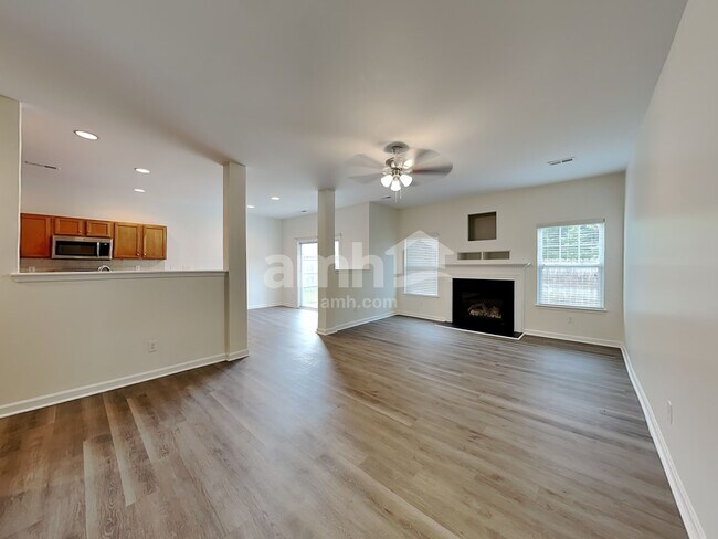 Building Photo - 4012 Lawrence Daniel Dr