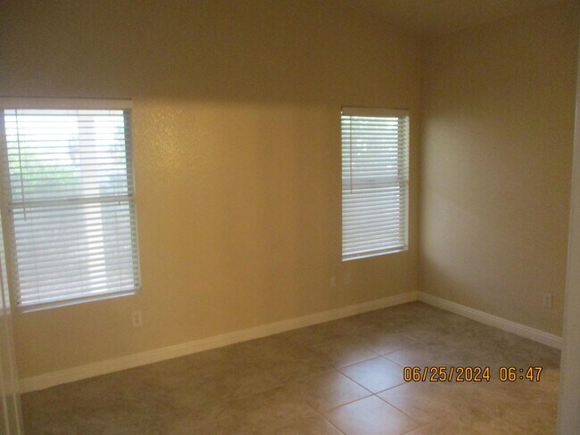 Building Photo - 8216 Grassy Point Cir