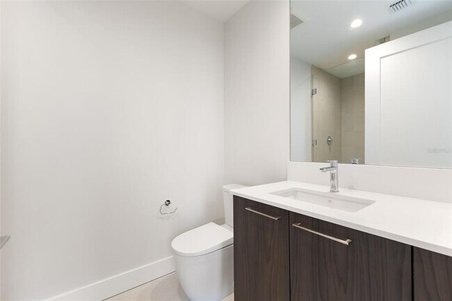 Building Photo - 275 1st Ave S