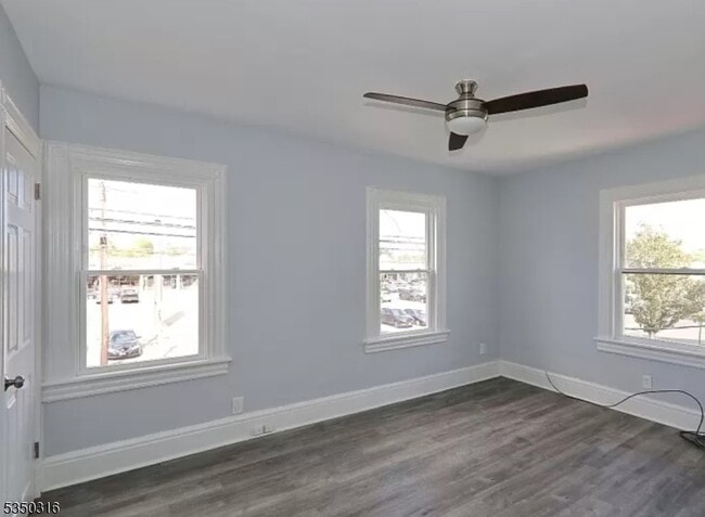 Building Photo - 321 South Ave