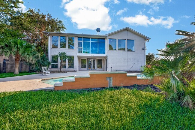 Building Photo - 7203 Timberlake Dr