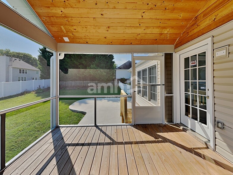 Building Photo - 14 Arbordale Ln