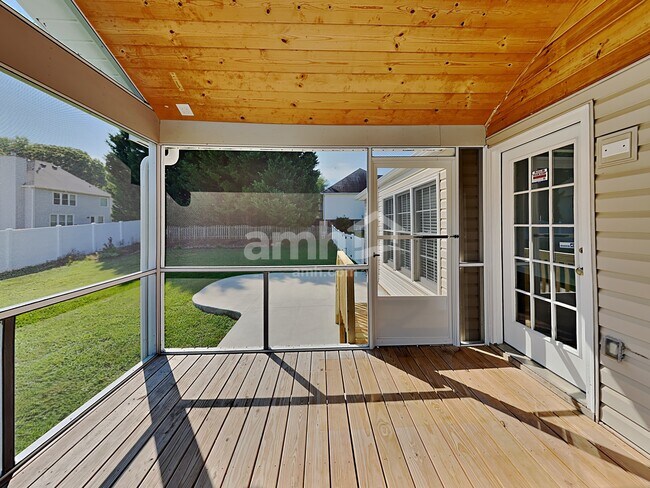 Building Photo - 14 Arbordale Ln