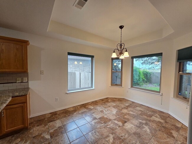 Building Photo - FOR LEASE!!