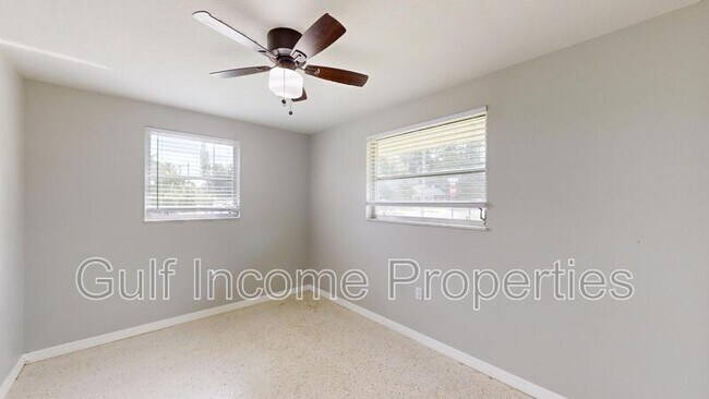 Building Photo - 621 21st St W