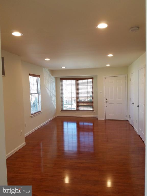 Building Photo - 14210 Autumn Cir