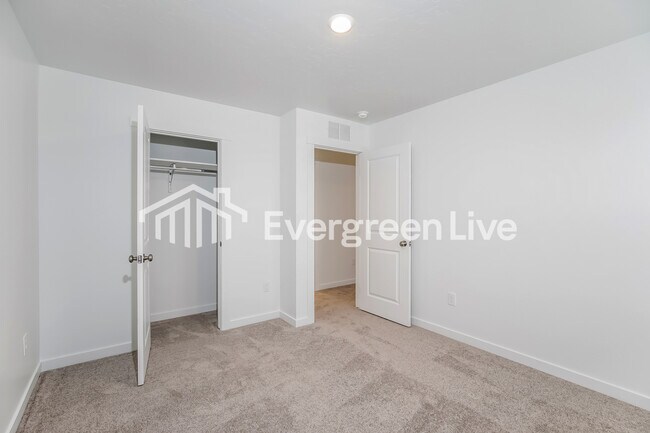 Building Photo - 2493 W Pollinator Dr