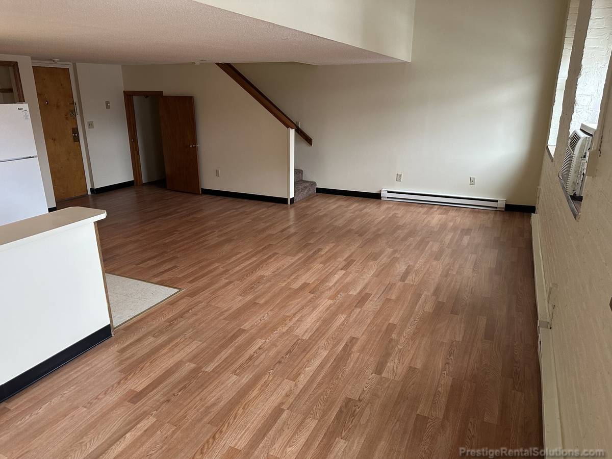 Building Photo - 21 Willow St