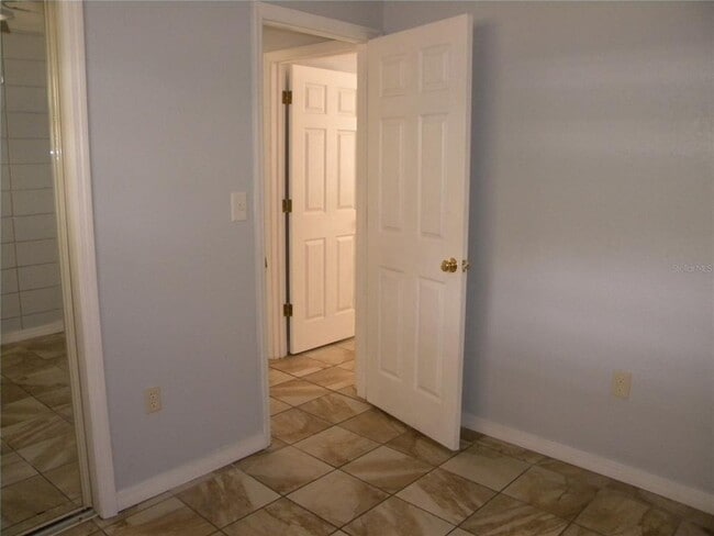 Building Photo - 1031 Royal Palm Ave