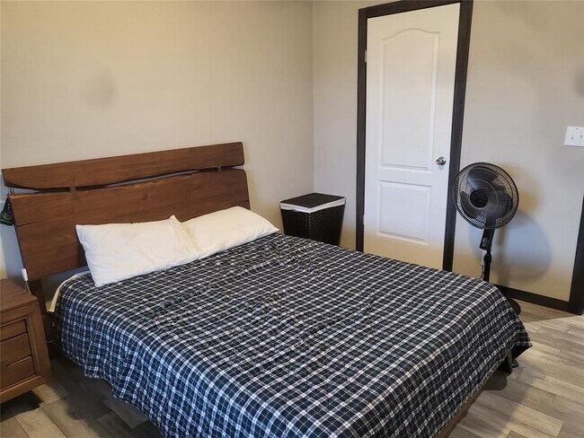 Building Photo - 192 Lazy River Ln