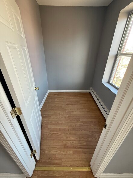 Building Photo - 61 Bedford St