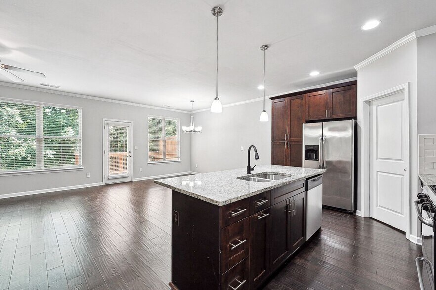 Building Photo - 5590 Bright Cross Wy