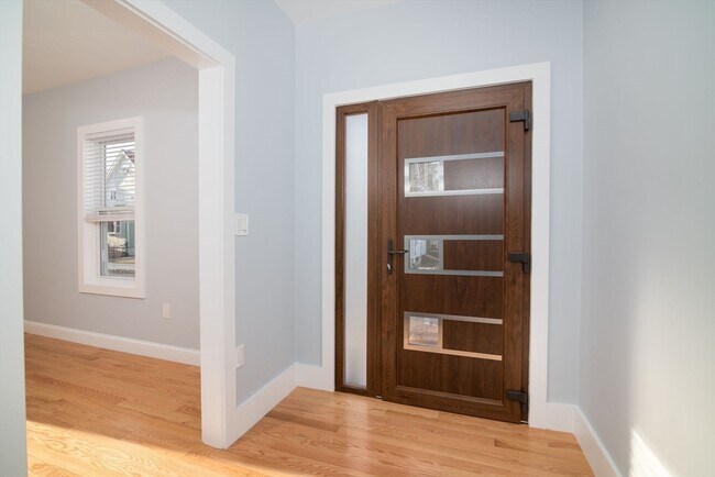 Building Photo - 43 Tainter St