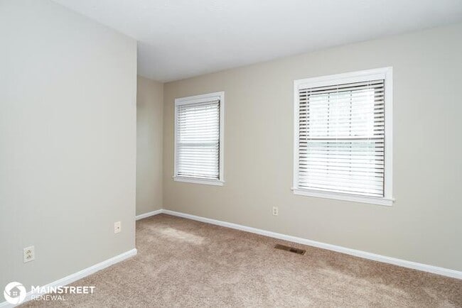 Building Photo - 8105 Thornwood Rd, Louisville, KY 40220