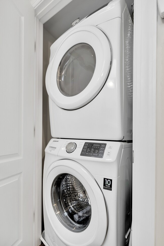 Building Photo - 712 Shepherd Rd NW