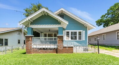 Building Photo - 1719 E 13th Pl