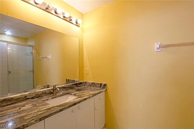 Building Photo - 4259 Bellasol Cir