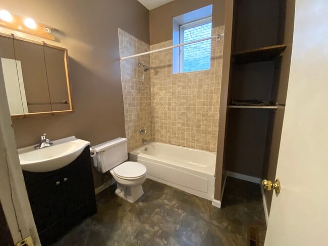 Building Photo - 55 Parker St