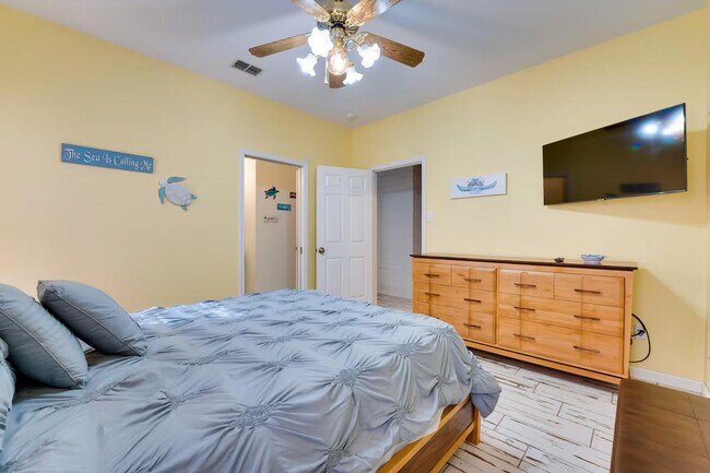 Building Photo - 15237 Isabella Ct